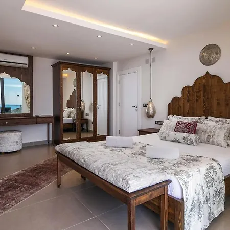 Villa Pirlanta, Kalkanvilla