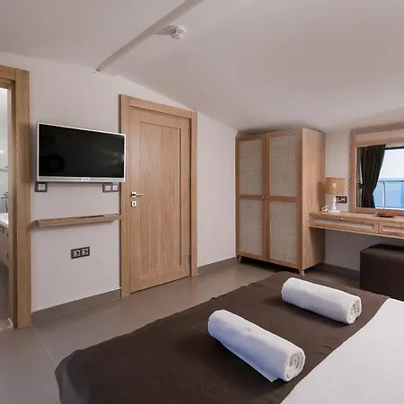 Pirlanta, Kalkanvilla * Καλκάν