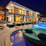Villa Pirlanta, Kalkanvilla